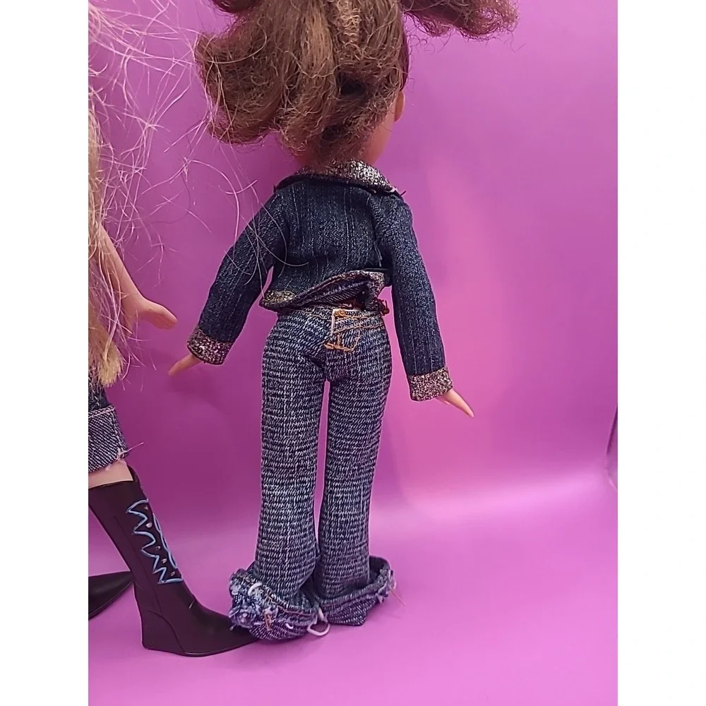 2001 Bratz Dolls Lot x2 Yasmine Chloe Full‎ Outfit Read Description